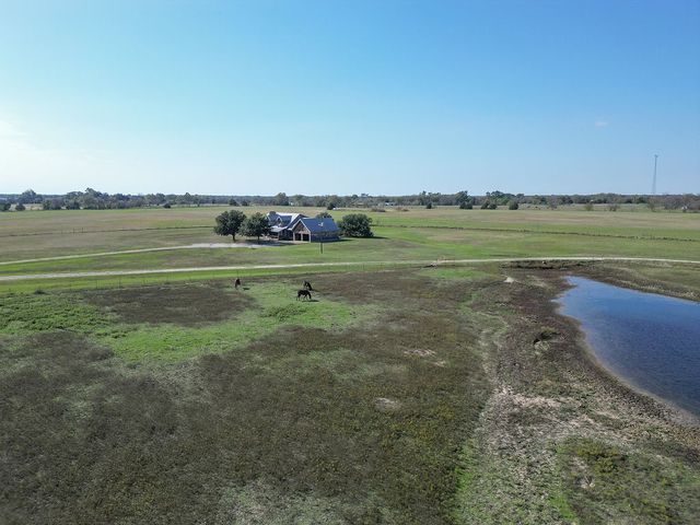 411 Rs County Road 4525, Point, TX 75472