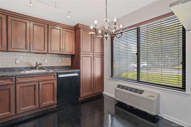 500 High Point Drive 403, Hartsdale, NY 10530