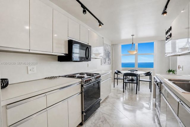 2751 S Ocean Dr 1805S, Hollywood, FL 33019