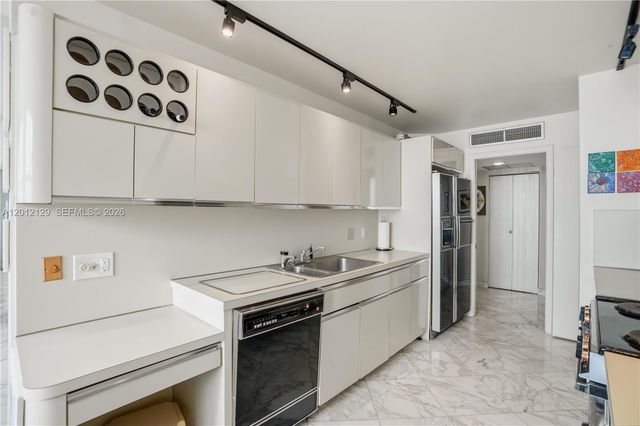 2751 S Ocean Dr 1805S, Hollywood, FL 33019