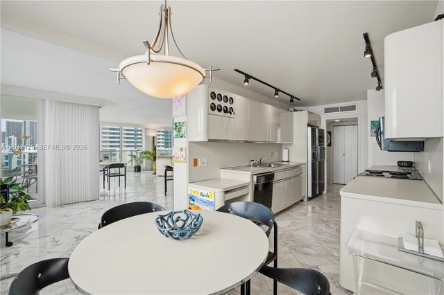 2751 S Ocean Dr 1805S, Hollywood, FL 33019