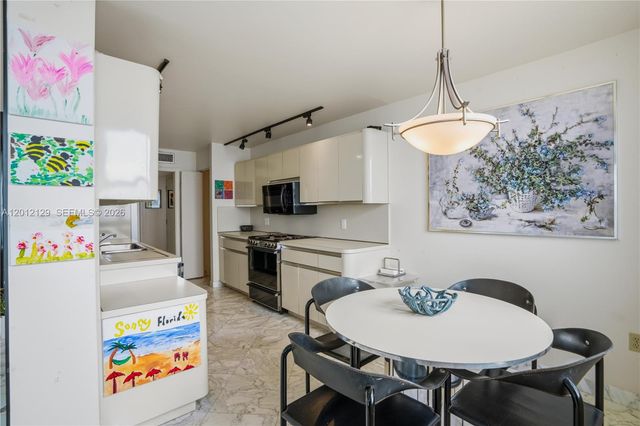 2751 S Ocean Dr 1805S, Hollywood, FL 33019