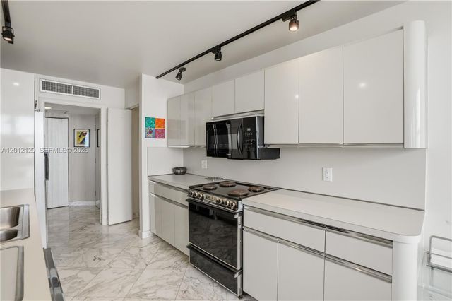 2751 S Ocean Dr 1805S, Hollywood, FL 33019