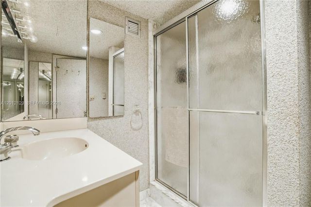 2751 S Ocean Dr 1805S, Hollywood, FL 33019