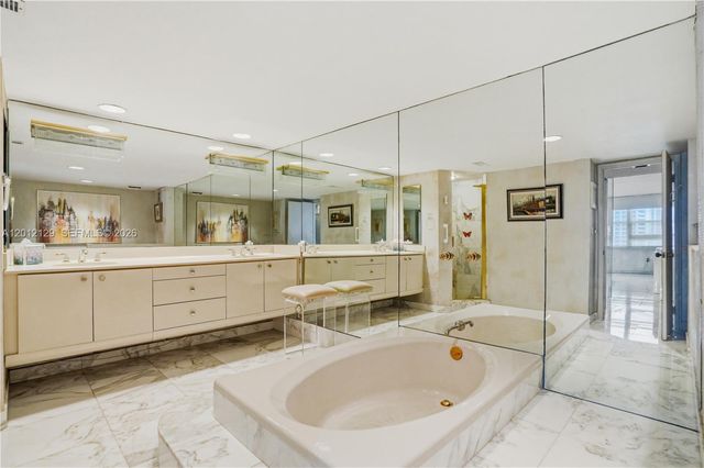 2751 S Ocean Dr 1805S, Hollywood, FL 33019