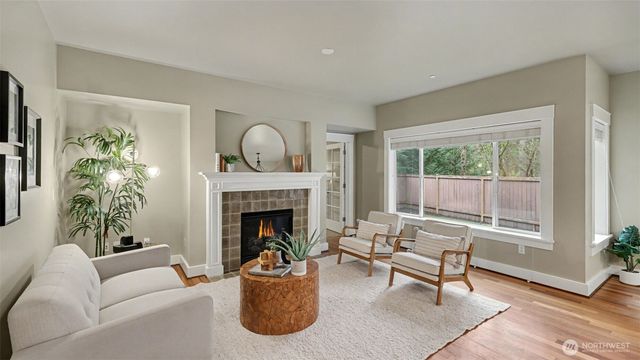 15557 SE 160th Place, Renton, WA 98058