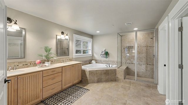 15557 SE 160th Place, Renton, WA 98058