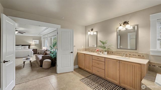 15557 SE 160th Place, Renton, WA 98058