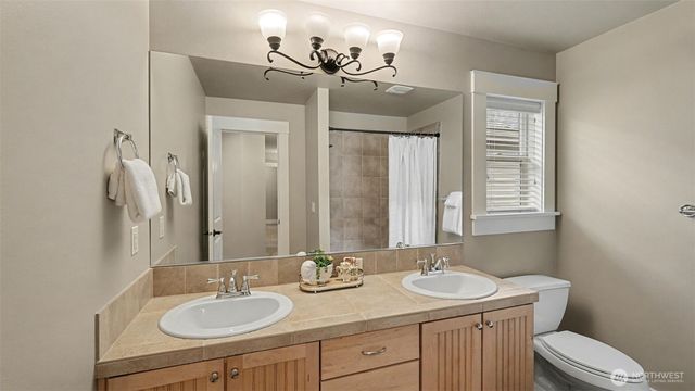 15557 SE 160th Place, Renton, WA 98058