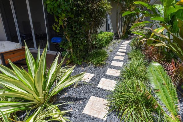6685 NW 24th Terrace, Boca Raton, FL 33496