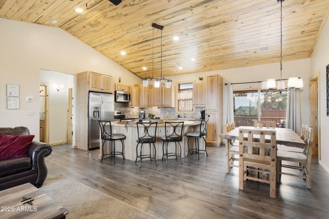 2718 Church Lane, Overgaard, AZ 85933