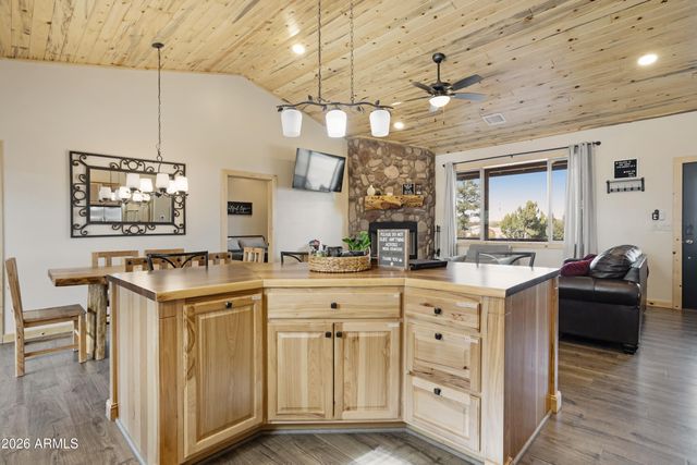 2718 Church Lane, Overgaard, AZ 85933