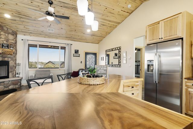 2718 Church Lane, Overgaard, AZ 85933