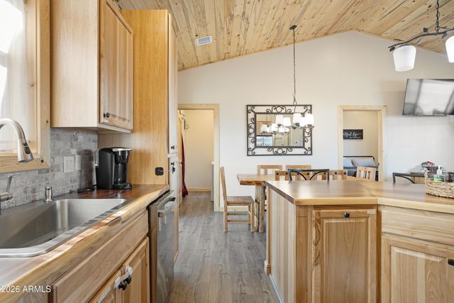 2718 Church Lane, Overgaard, AZ 85933