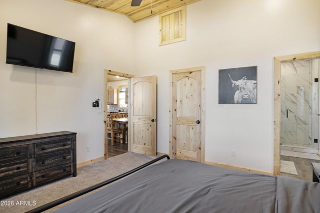 2718 Church Lane, Overgaard, AZ 85933