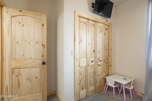 2718 Church Lane, Overgaard, AZ 85933