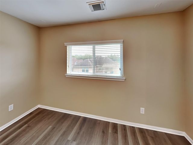 5718 Emerald Brook Lane, League City, TX 77573