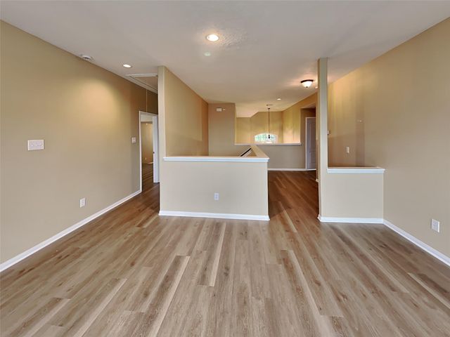 5718 Emerald Brook Lane, League City, TX 77573