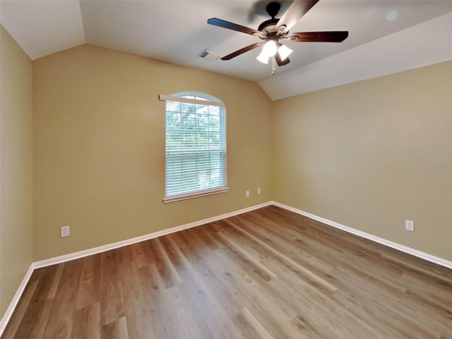 5718 Emerald Brook Lane, League City, TX 77573