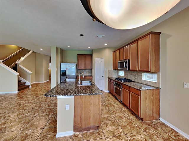 5718 Emerald Brook Lane, League City, TX 77573