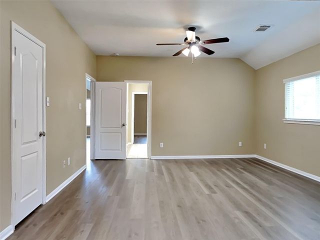 5718 Emerald Brook Lane, League City, TX 77573