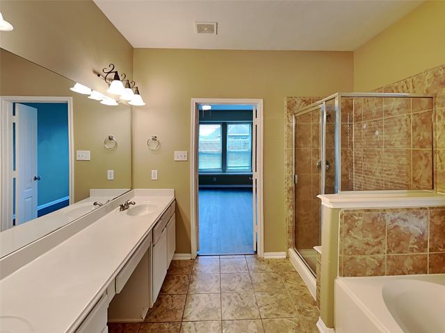 5718 Emerald Brook Lane, League City, TX 77573