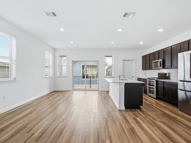 8005 Mellencamp DR 210, Austin, TX 78744