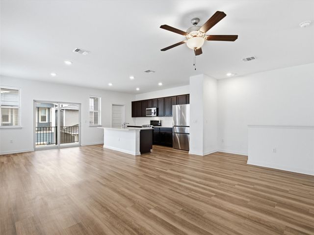 8005 Mellencamp DR 210, Austin, TX 78744