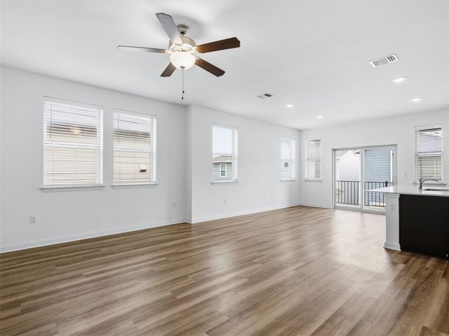 8005 Mellencamp DR 210, Austin, TX 78744
