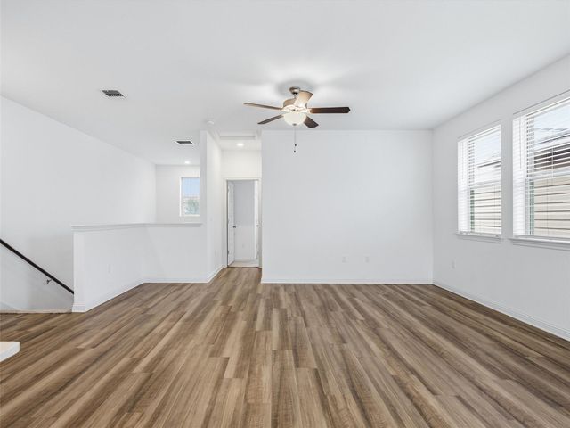 8005 Mellencamp DR 210, Austin, TX 78744