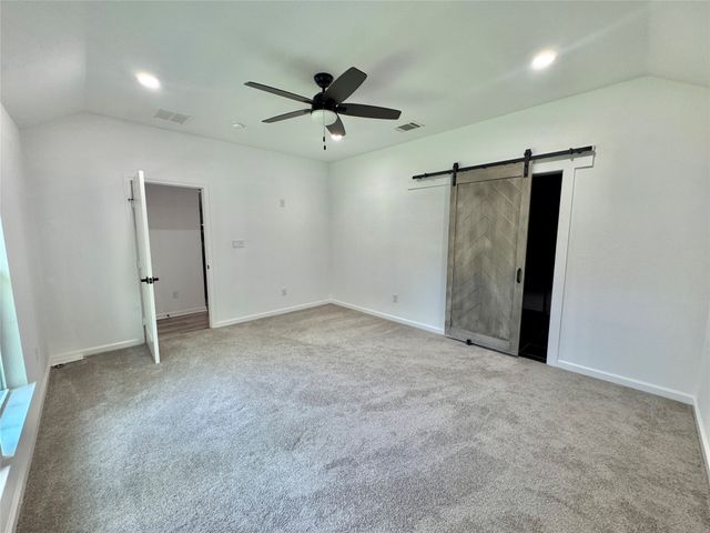 1134 Vintage Avenue, Gainesville, TX 76240