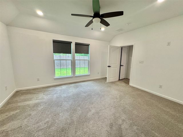 1134 Vintage Avenue, Gainesville, TX 76240