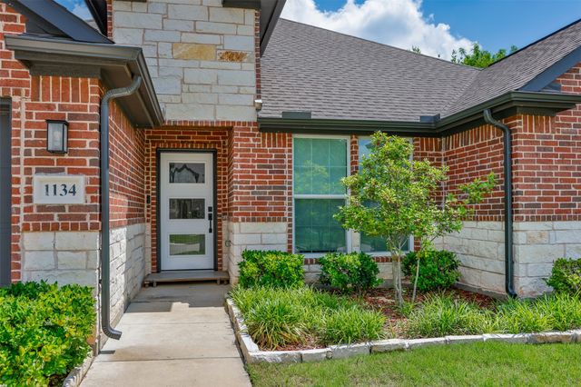 1134 Vintage Avenue, Gainesville, TX 76240