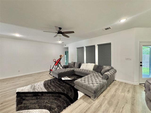1134 Vintage Avenue, Gainesville, TX 76240