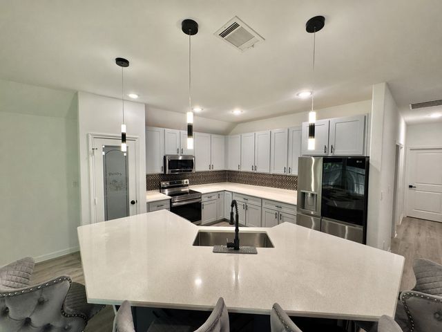 1134 Vintage Avenue, Gainesville, TX 76240
