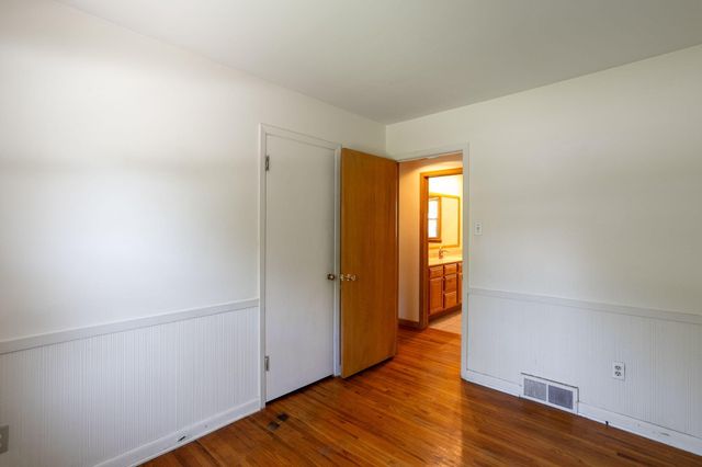 1801 PARKADE BLVD, Columbia, MO 65202