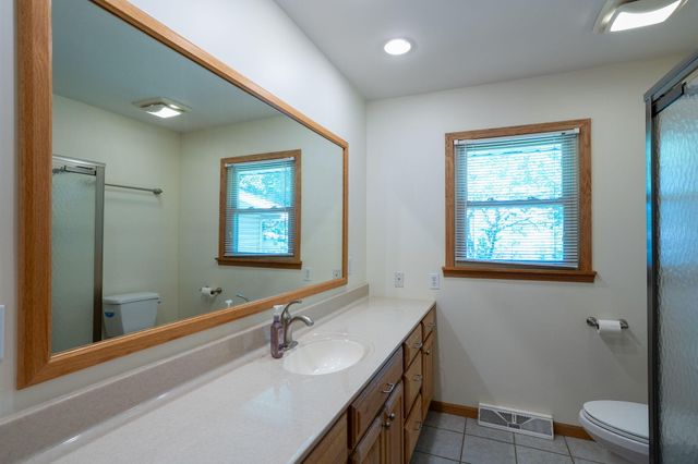 1801 PARKADE BLVD, Columbia, MO 65202