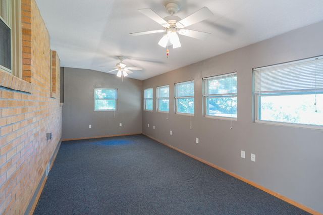 1801 PARKADE BLVD, Columbia, MO 65202