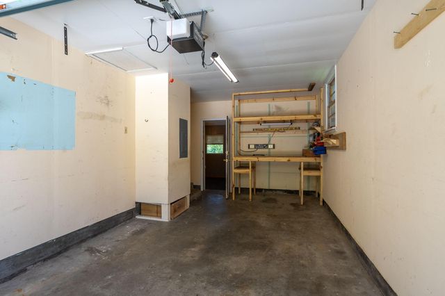 1801 PARKADE BLVD, Columbia, MO 65202
