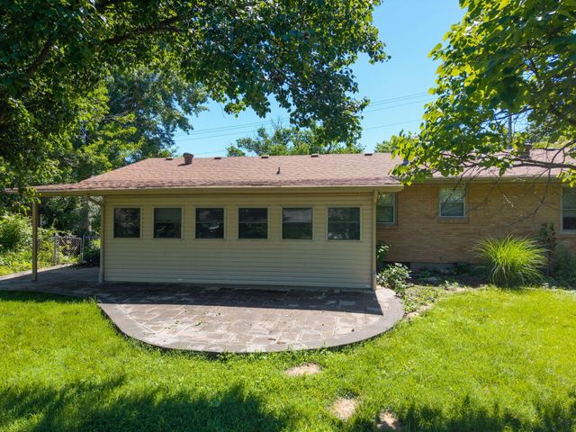 1801 PARKADE BLVD, Columbia, MO 65202