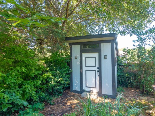 1801 PARKADE BLVD, Columbia, MO 65202
