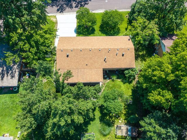 1801 PARKADE BLVD, Columbia, MO 65202