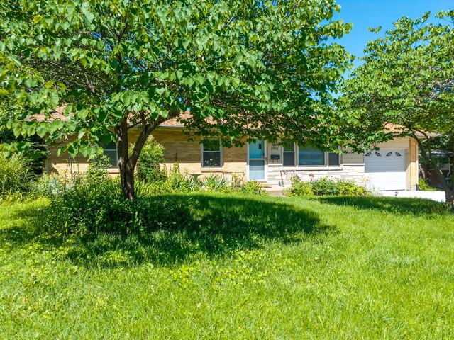 1801 PARKADE BLVD, Columbia, MO 65202
