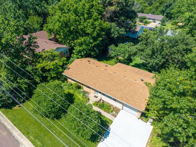 1801 PARKADE BLVD, Columbia, MO 65202