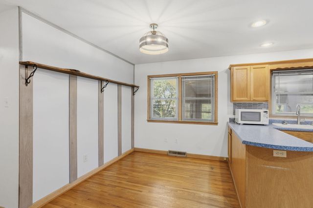 1801 PARKADE BLVD, Columbia, MO 65202