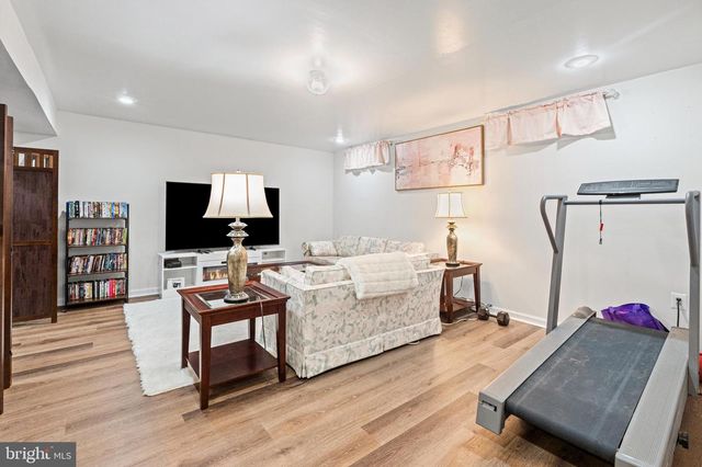 1910 MARS RUN RD, Baltimore, MD 21221