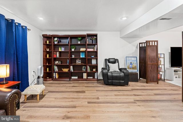1910 MARS RUN RD, Baltimore, MD 21221