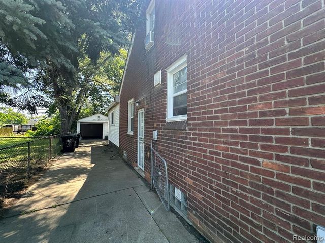 19780 Barlow Street, Detroit, MI 48205