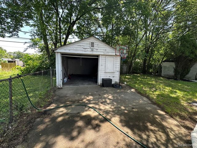 19780 Barlow Street, Detroit, MI 48205