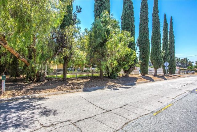 375 E County Line Road, Calimesa, CA 92320